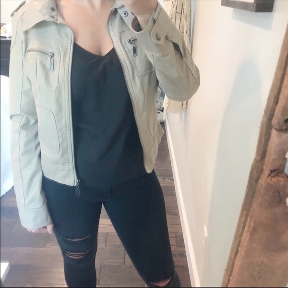 Body Central medium tan short biker jacket - Picture 3 of 4